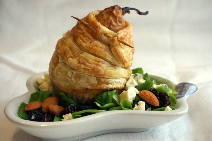 Десертная груша с сыром (два рецепта)