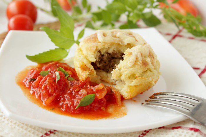 Запеченные картофельные шарики с фаршем