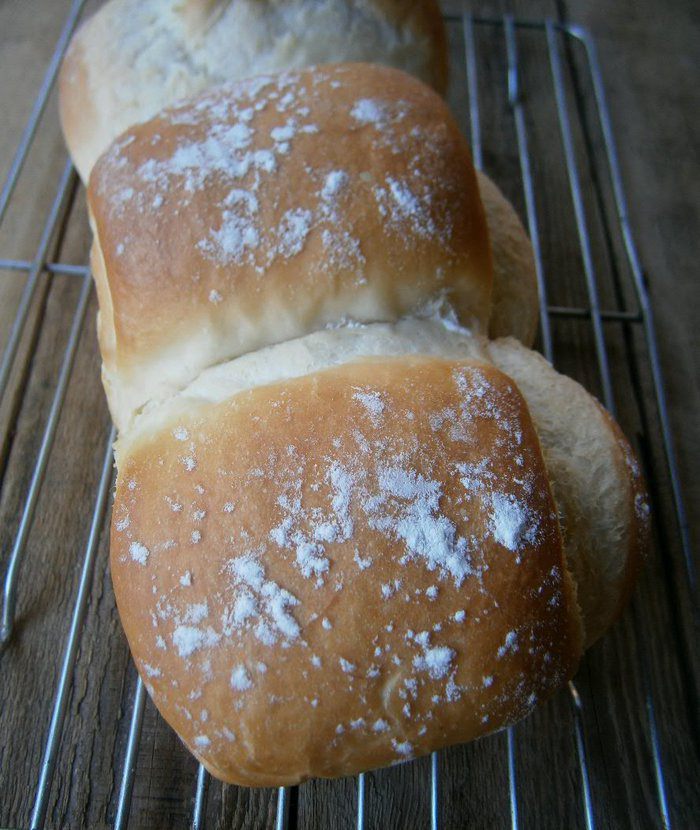 Белый хлеб на молоке