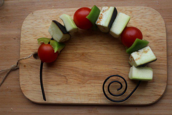 Шашлычки из лосося и овощей