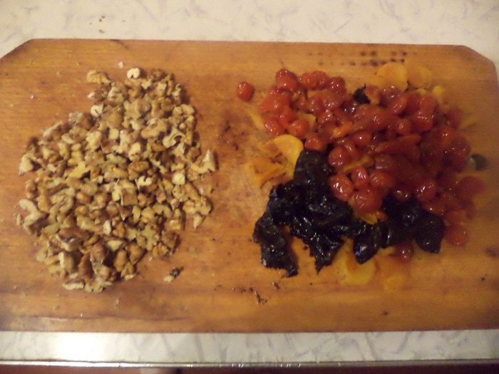 Пирожные из песочного теста с сухофруктами