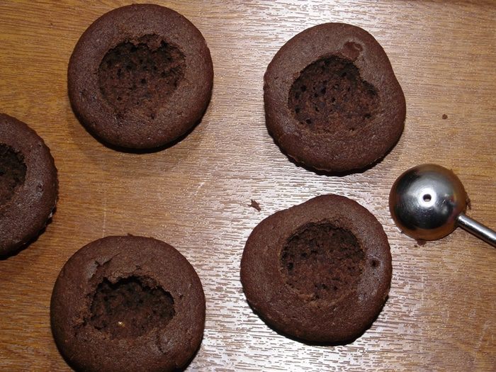 Шоколадные капкейки с кремом из сливочного сыра