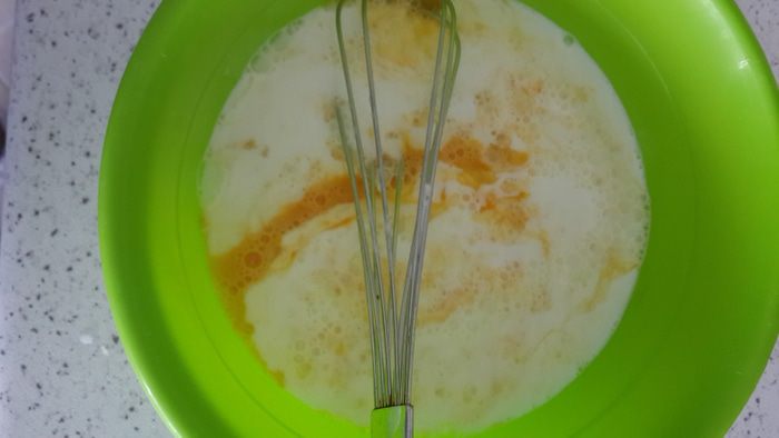 Блинный торт со шпинатом и сыром на завтрак