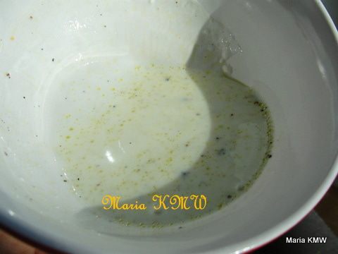 Салат с фиолетовой морковкой, зернышками граната и пармезаном