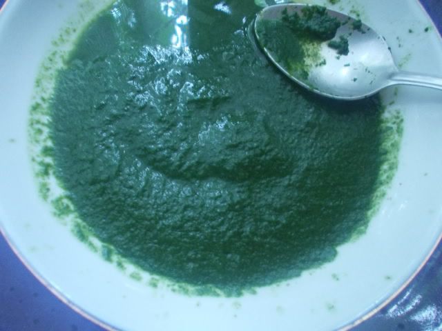 Рулет из кабачкового теста с начинкой из овощей, мяса и сыра