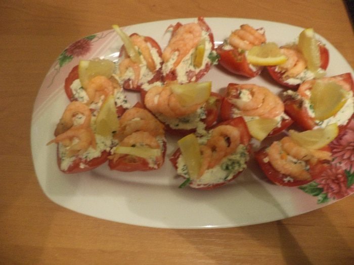 &amp;quot;Кораблики&amp;quot; из помидоров с креветками