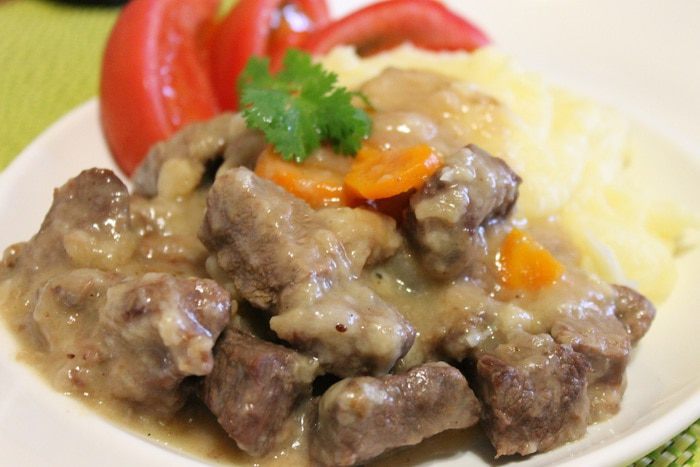 Говядина, тушенная с хлебом