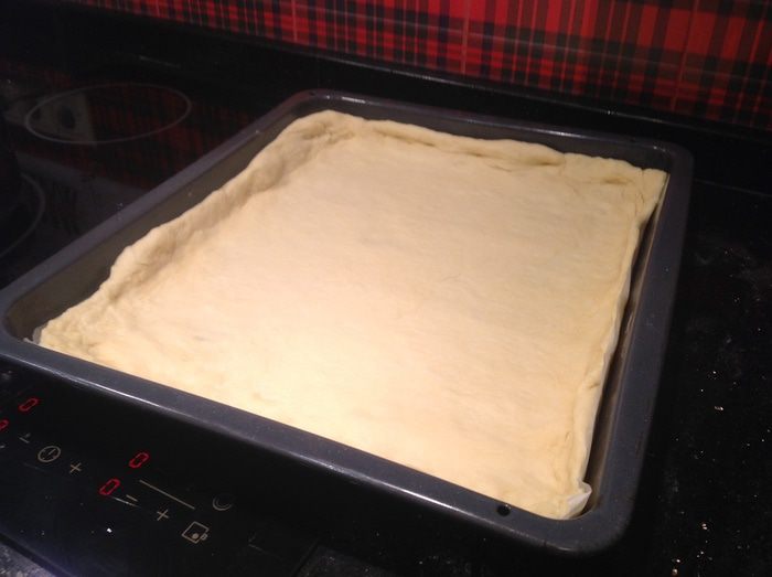 Сливовый пирог с маковой начинкой