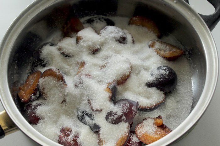 Пряное сливовое варенье