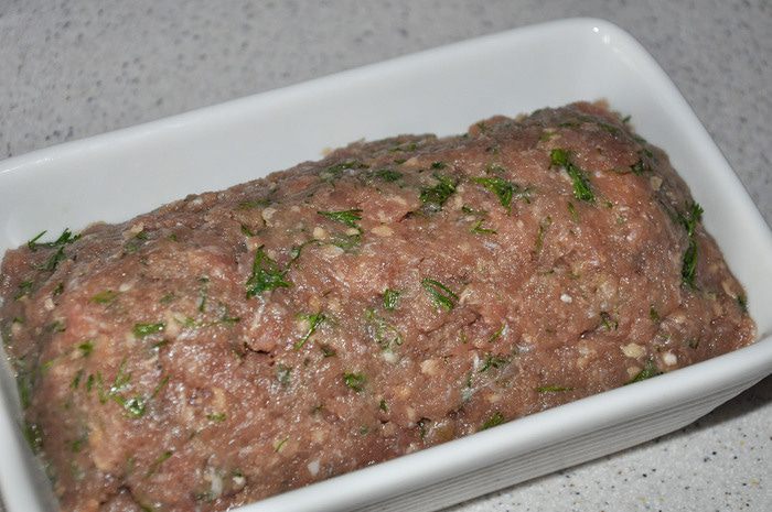 Мясной рулет с яйцом