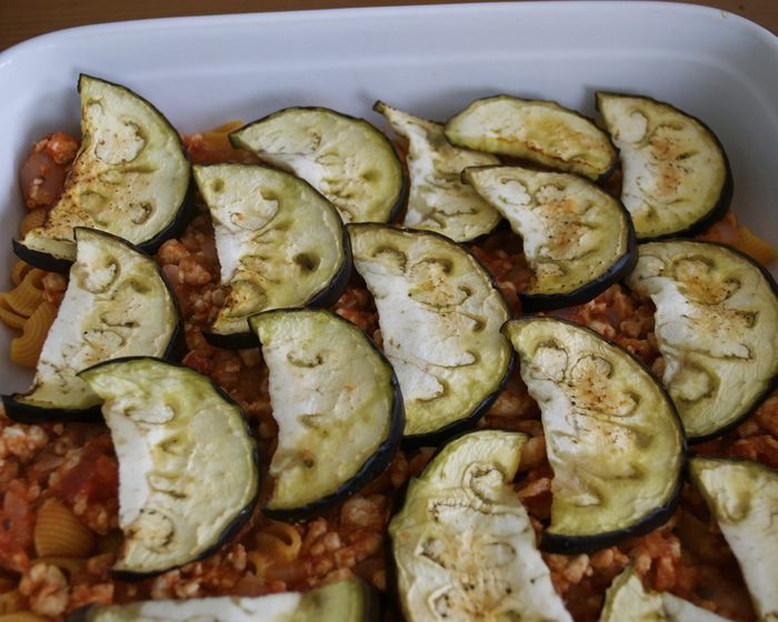 Запеканка из индейки с баклажанами