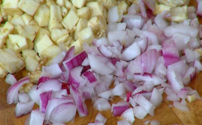 Фаршированные баклажаны с пармезаном и козьим сыром