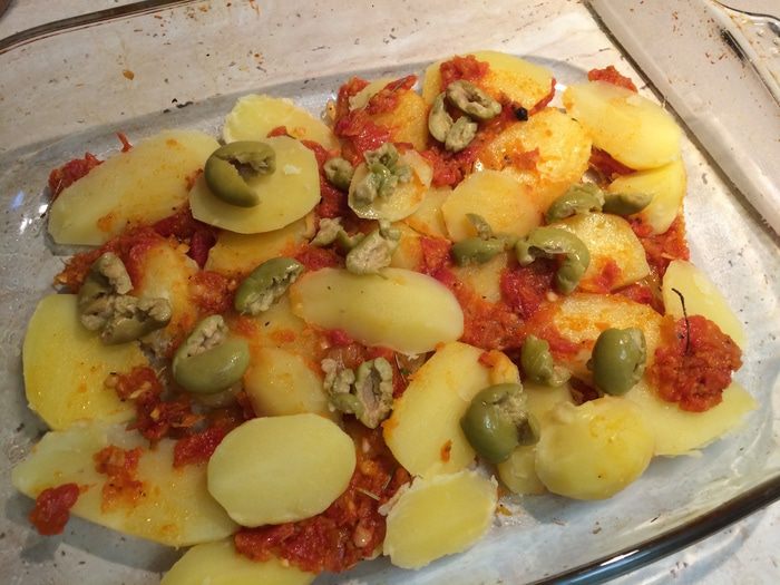 Филе трески с картошкой и шпинатом 