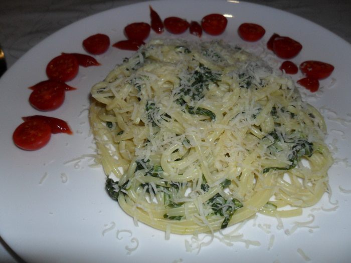Паста со шпинатом и сыром филадельфия