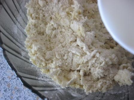 Вареники с черносливом, грецкими орехами и медом