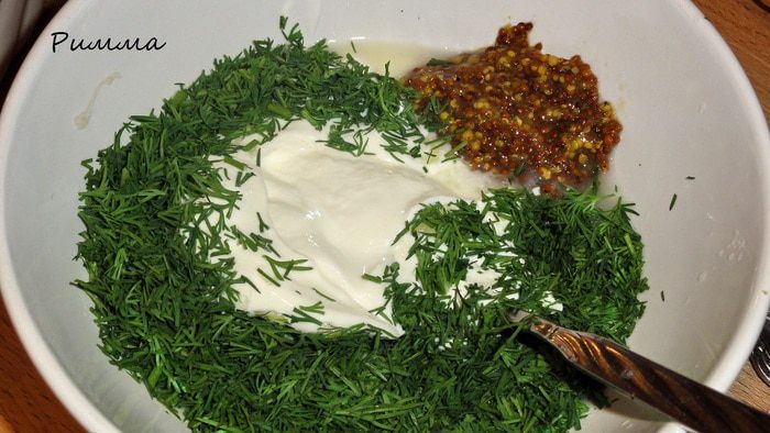 Крамбль с семгой и брокколи.