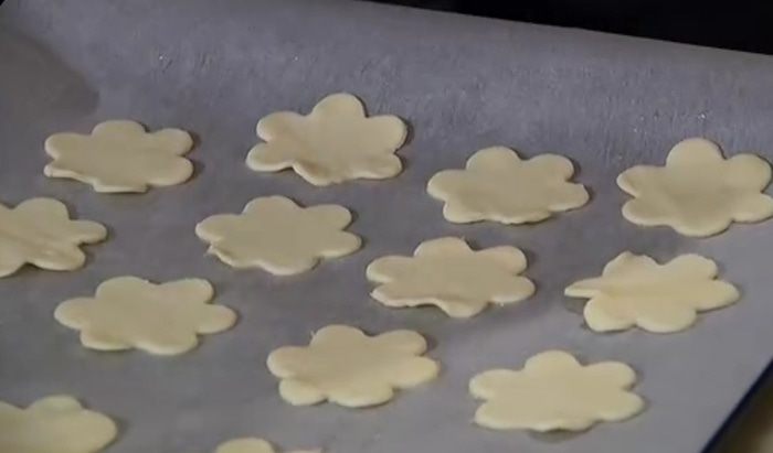 Тарталетки с креветками и соусом бешамель 