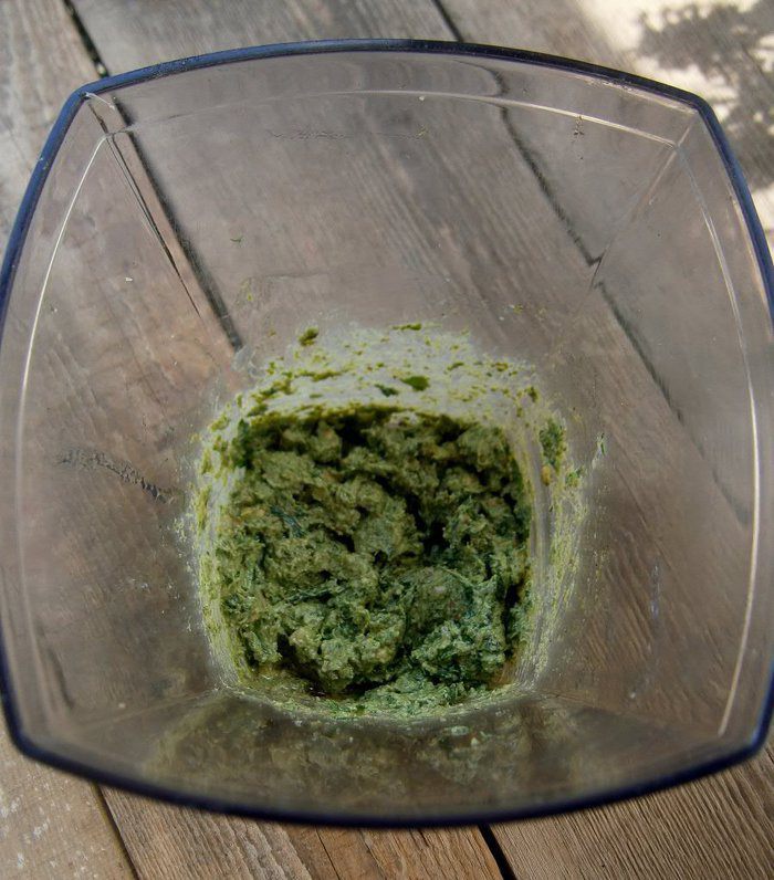 Салат из запеченной свеклы с песто из руколы и грецких орехов