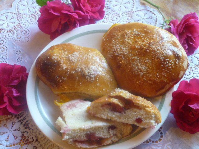 Сладкие булочки на закваске