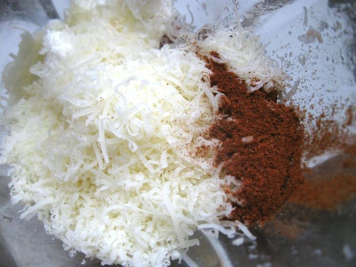 Яйца с пармезаном и тунцом 