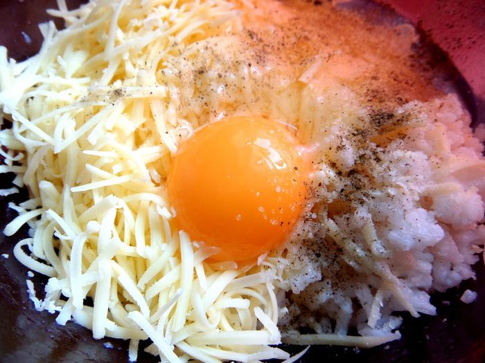 Куриный суп с рисово-сырными клецками