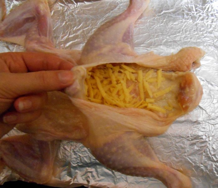 Запеченная блинная курочка с двумя начинками