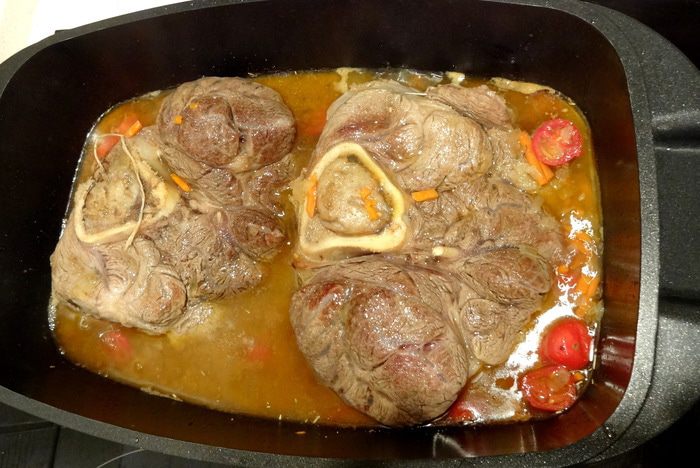 Оссобуко (тушеная говяжья голяшка)