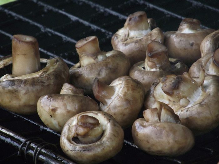 Шампиньоны, запеченные на мангале