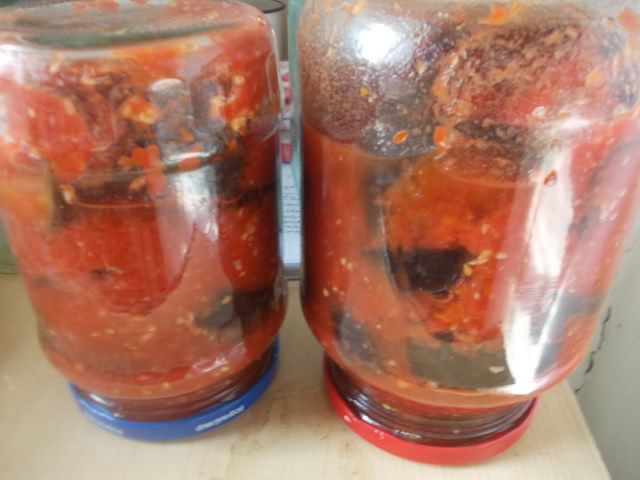 Баклажаны в томате с чесноком