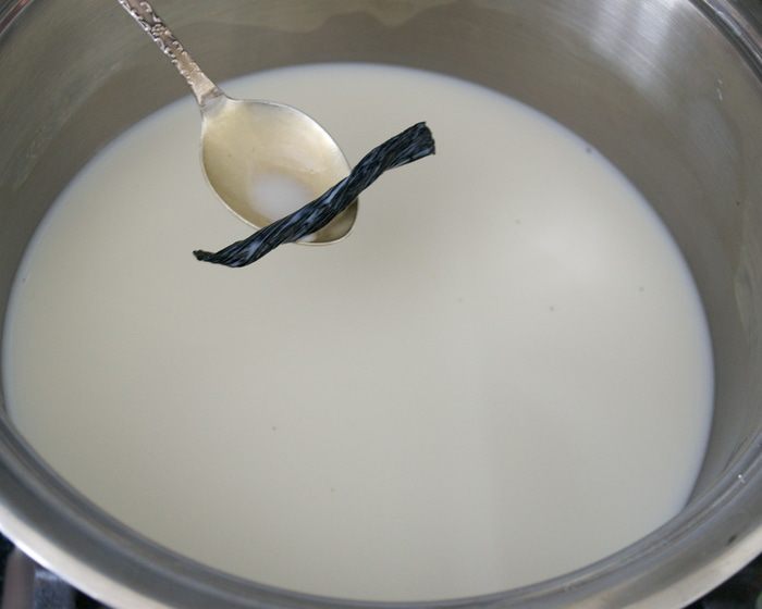 Открытый пирог с кремом франжипан (Crostata con crema Frangipane)