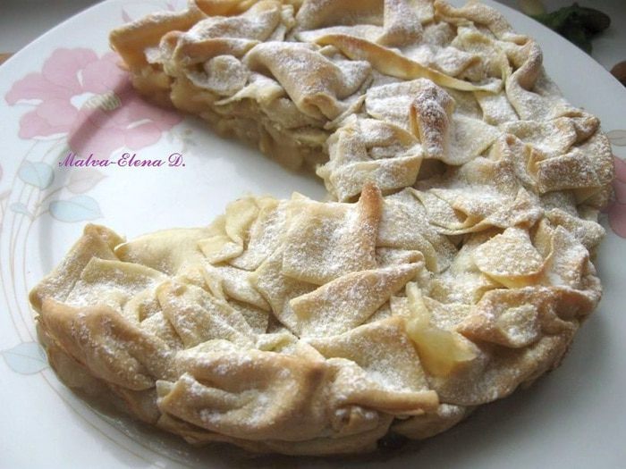 Пирог с яблоками и миндалем