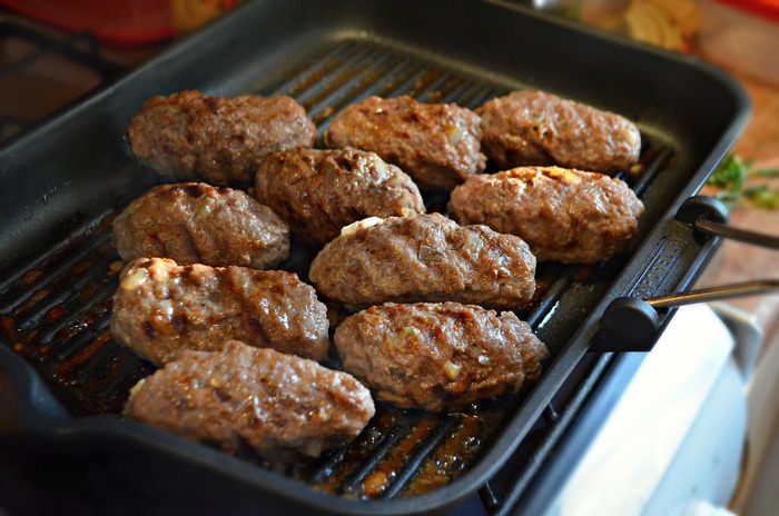 Чевапчичи, черногорские мясные колбаски