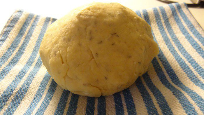 Сырное тесто с тимьяном (основа для несладких тартов, пирогов и тарталеток)