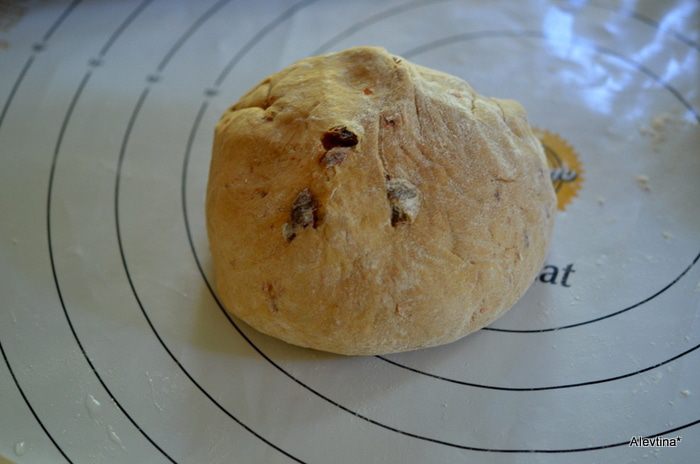 Булочки с вялеными томатами