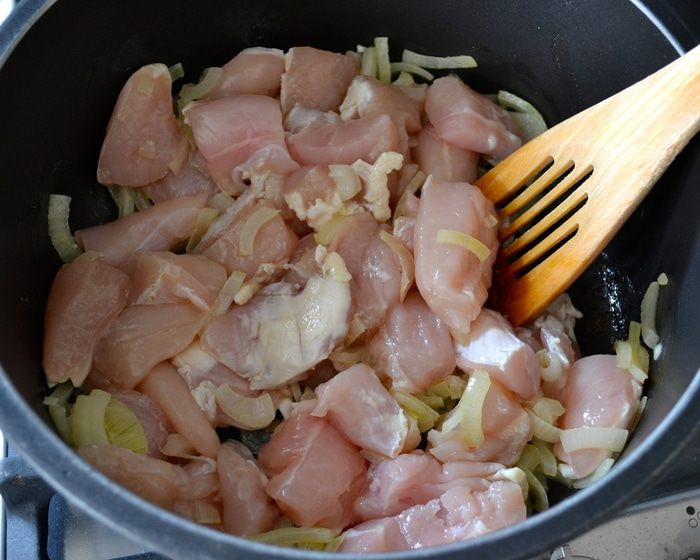 Куриное рагу с тыквой и яблоками