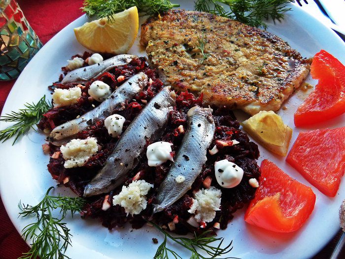 Свекольный гарнир с килечкой