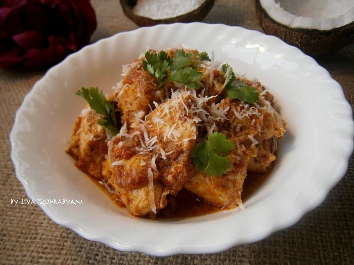 Куриное филе в томатно-кокосовом соусе