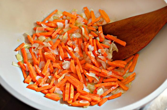 Утиные ножки с тушёной капустой