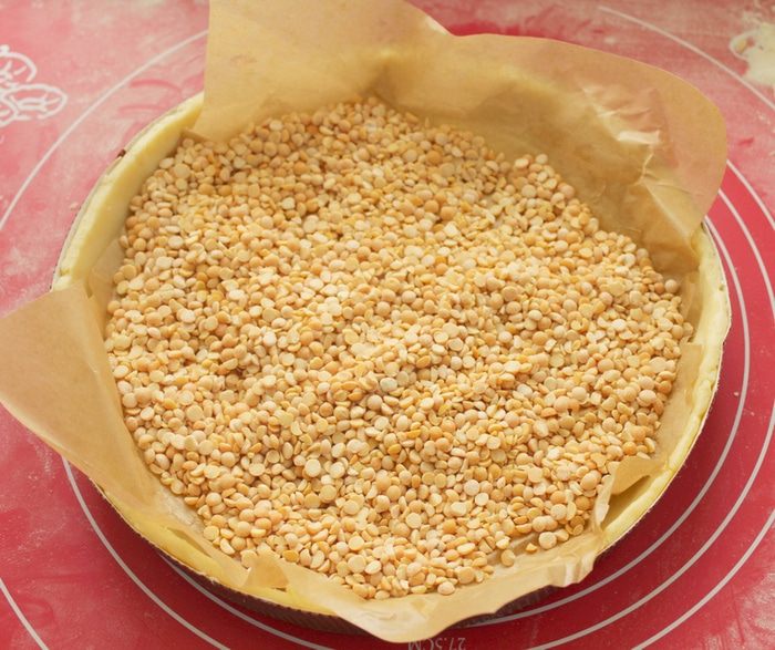 Тарт с ревенем и миндальным кремом