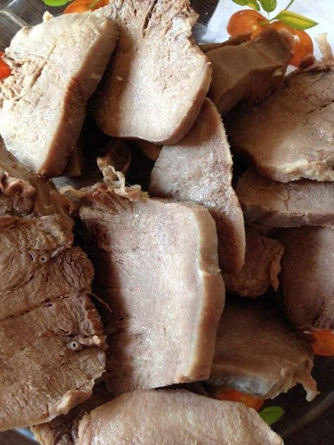 Язык под пикантным соусом 