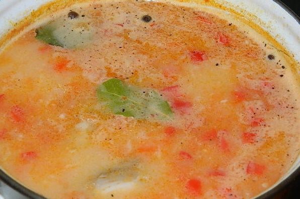Сырно-томатный суп на курином бульоне