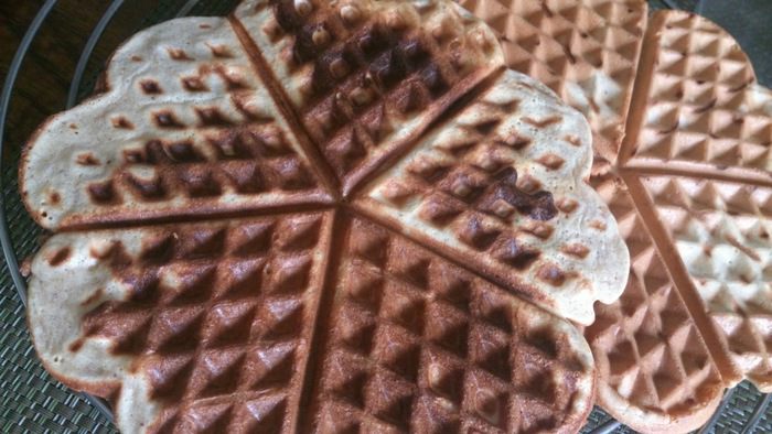 Торт из миндальных блинов с французским кремом