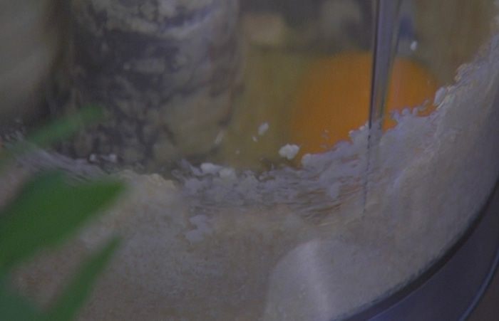 Сметанник с фундуком и изюмом