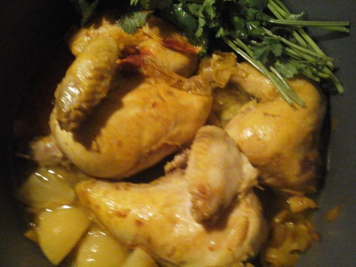 Тажин из курицы с морковкой и оливками