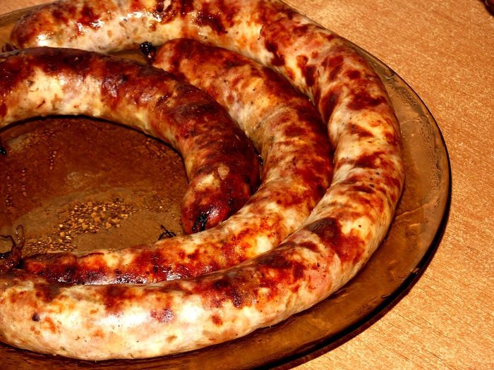 Домашняя свиная колбаска со специями