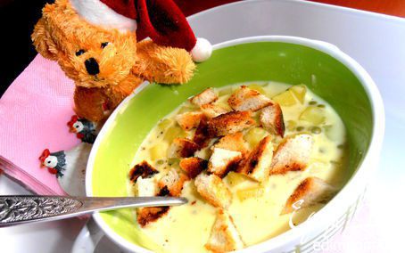 Сырный суп с вареными и свежими овощами