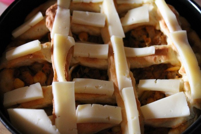 Пирог с капустой и кукурузой