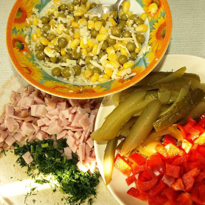 Миндально-куриный хлеб с овощами