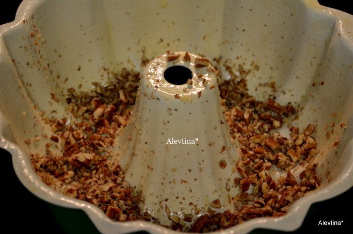 Фунтовый пряный кекс с апельсиново-ромовым соусом