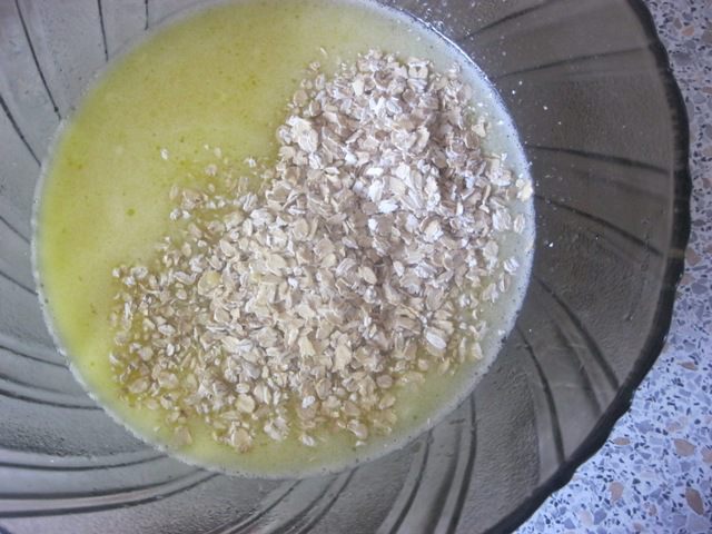 Кекс на молоке с овсяными хлопьями